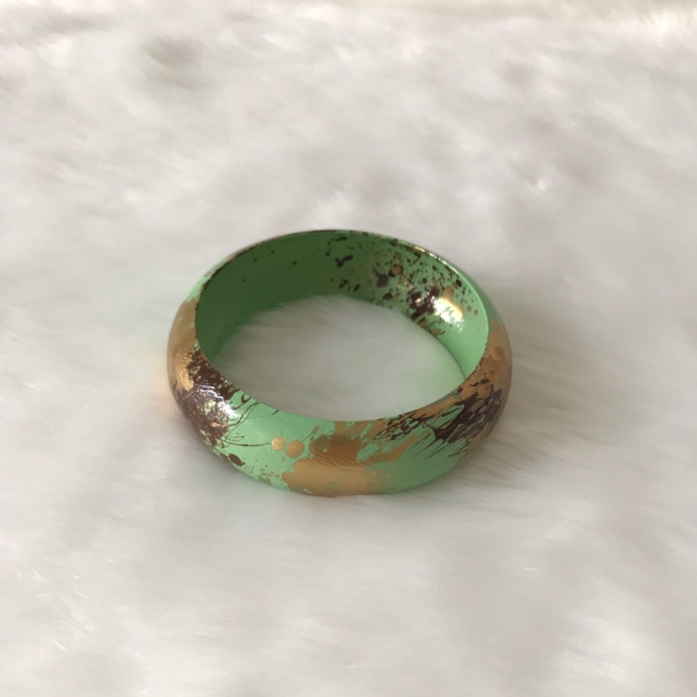 Green golden metal bangle